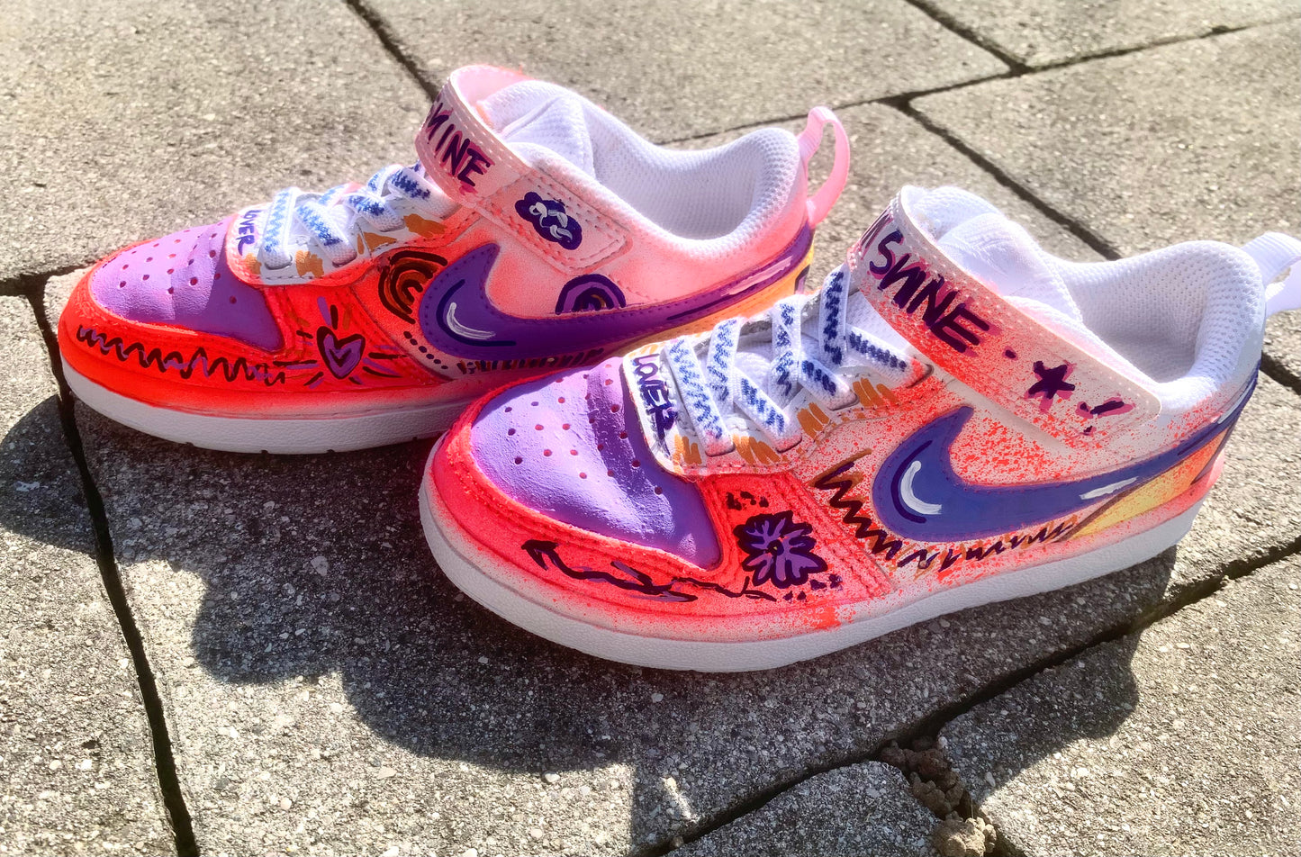 Scarpe dipinte a mano