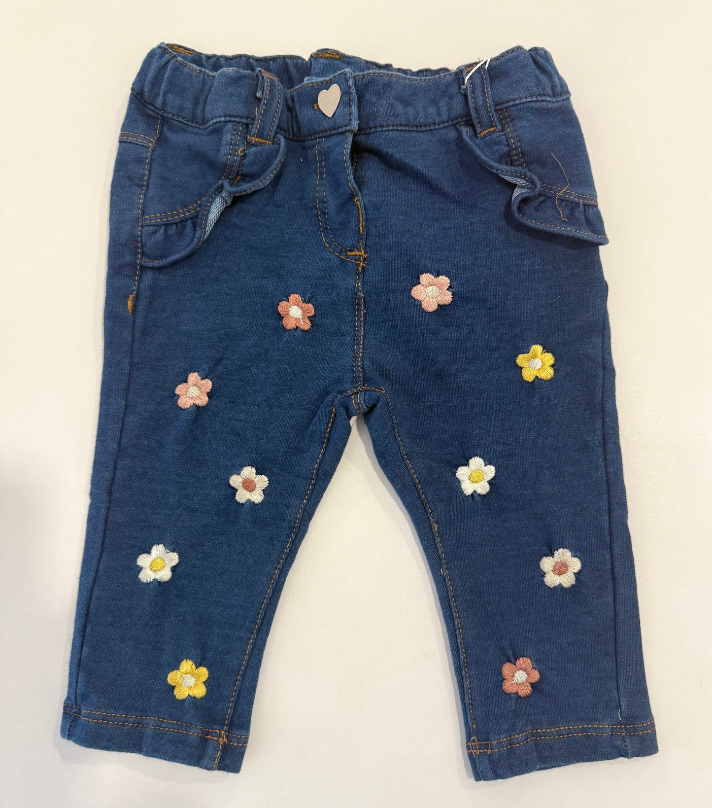 Jeans con applicazioni