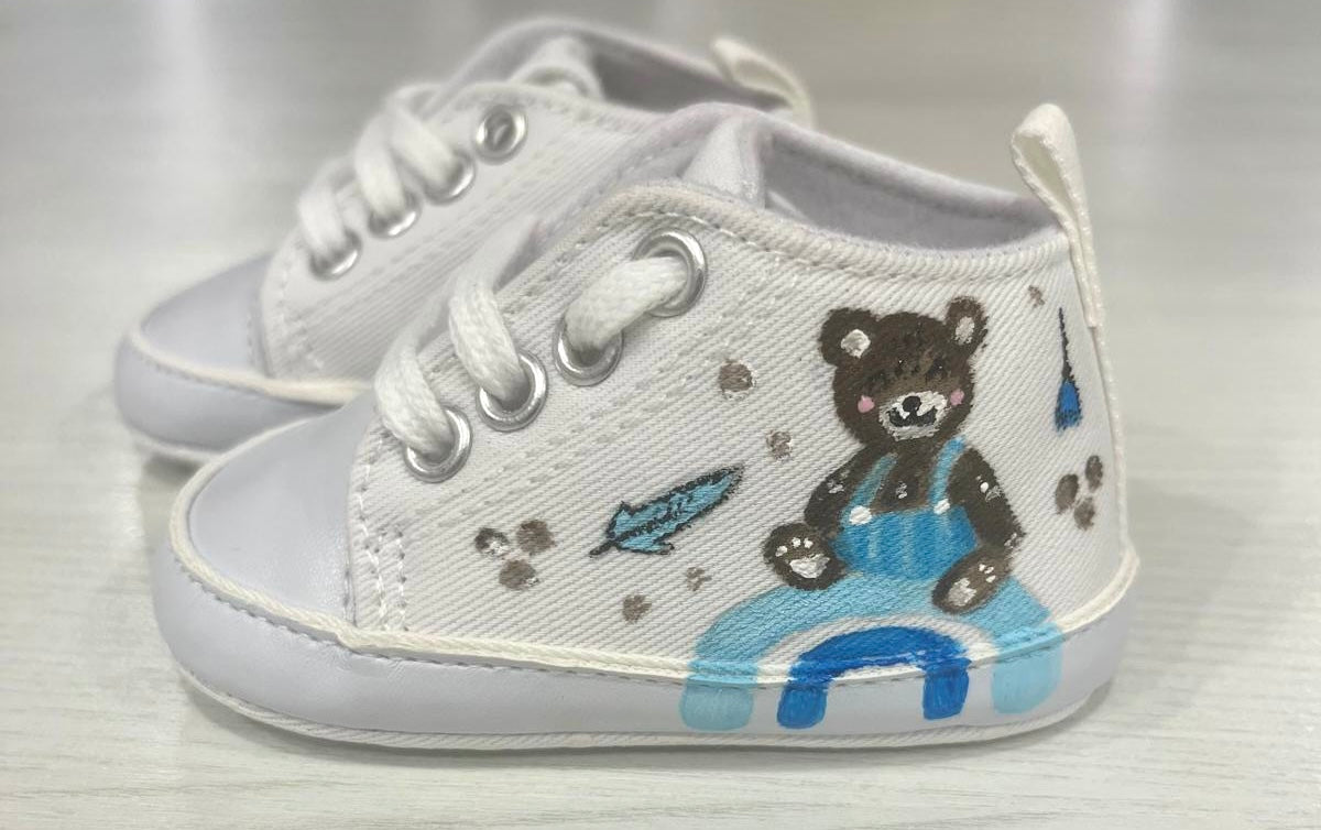 Scarpine personalizzate a mano
