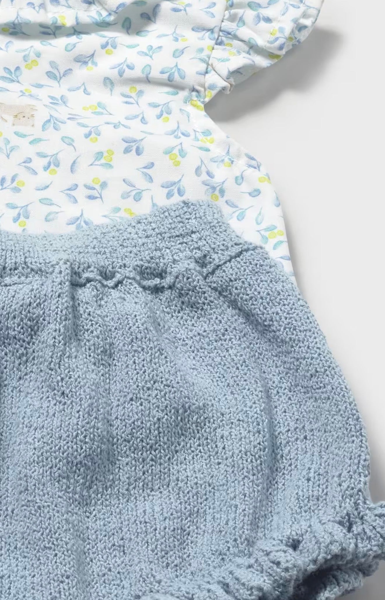 Completo neonata blusa floreale + coulotte in maglia azzurra