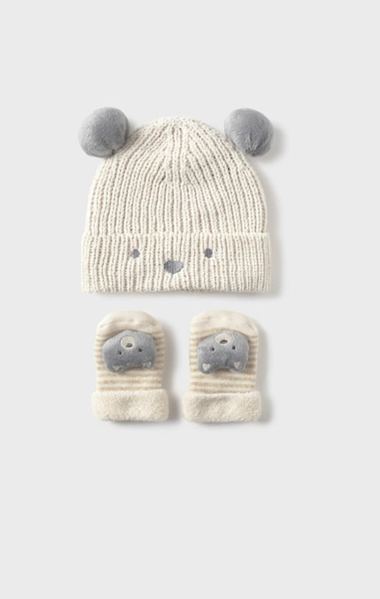 Cappello con calzini