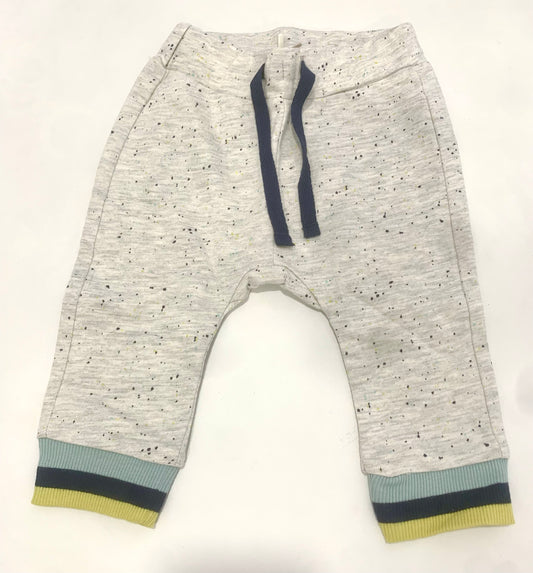 Pantaloni garzati