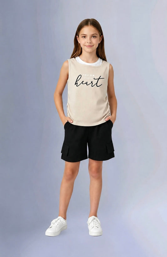 Completo bambina dal look casual-chic