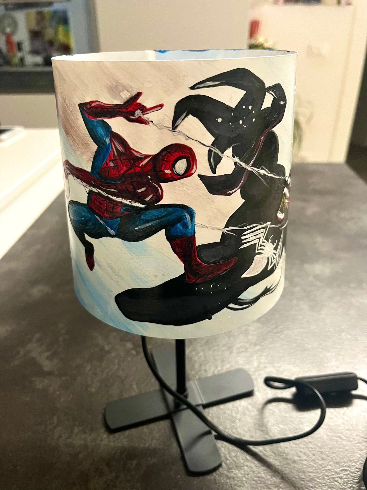 Lampada personalizzata a tema spiderman